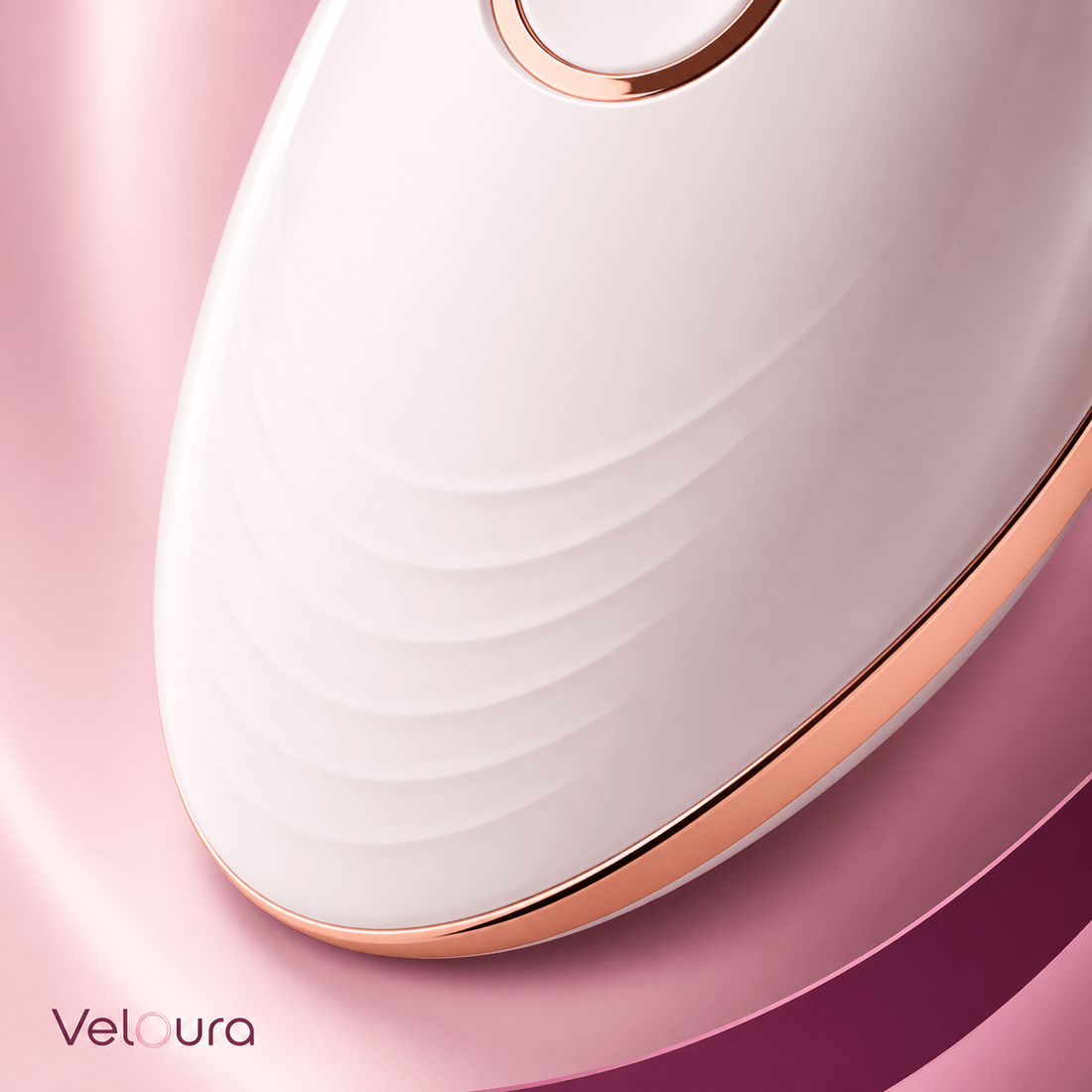 Veloura Premium razor contoured grip with rose gold trim
